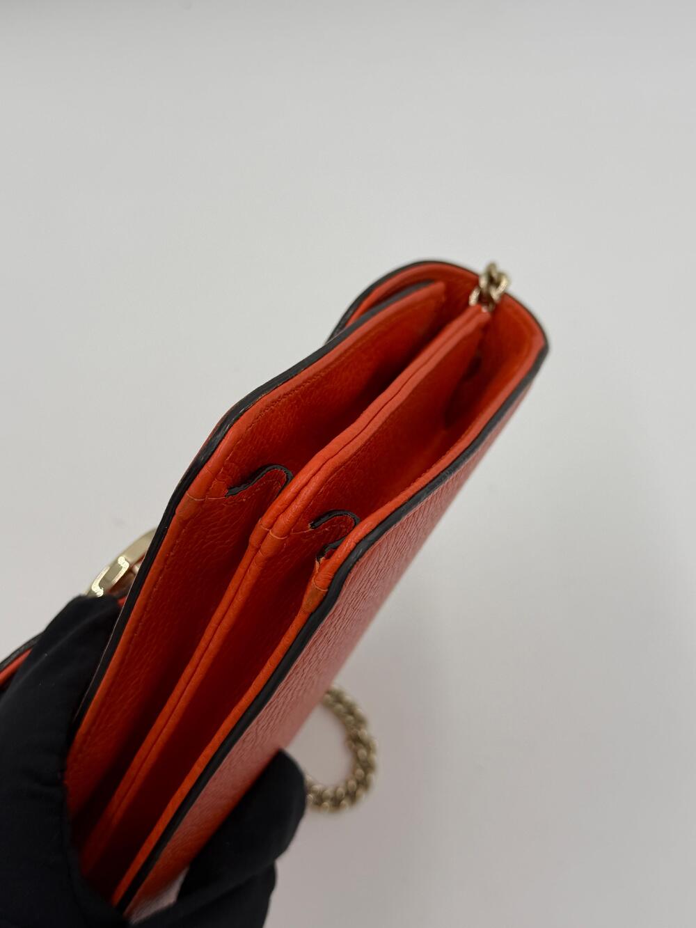 Gucci Interlocking Chain Shoulder - Picture 8 of 11